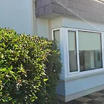 4 Bed House Sleeps 8 - Enclosed Garden - Parking Dom wakacyjny