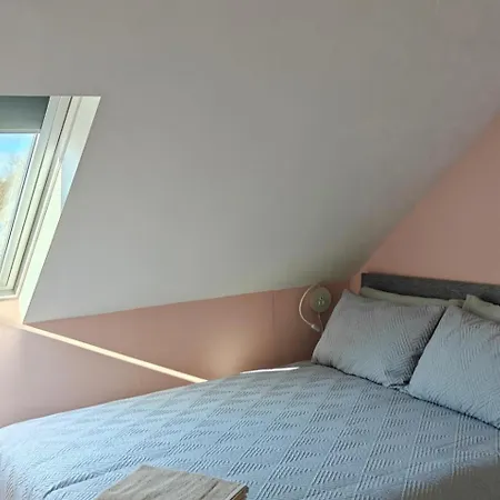 Holiday home 4 Bed House Sleeps 8 - Enclosed Garden - Parking Killarney